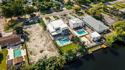 81 S Royal Poinciana Boulevard Miami Springs FL 33166