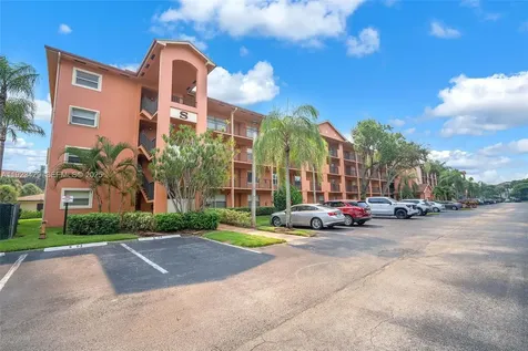 701 SW 142nd Avenue Pembroke Pines FL 33027