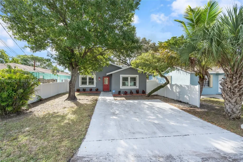 870 NE 35th Street Oakland Park FL 33334