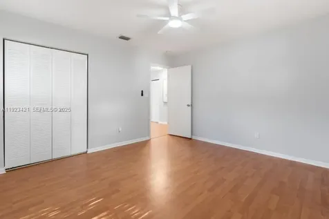 870 NE 35th Street Oakland Park FL 33334