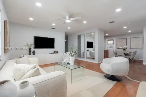 870 NE 35th Street Oakland Park FL 33334