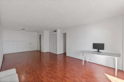 800 West Avenue Miami Beach FL 33139