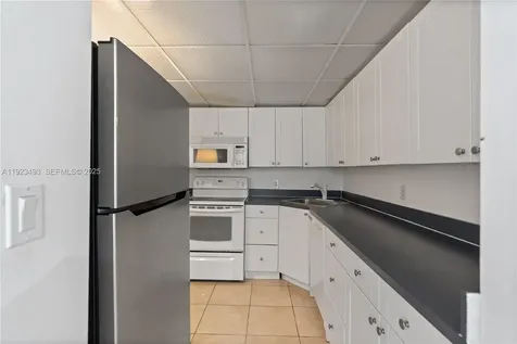 800 West Avenue Miami Beach FL 33139