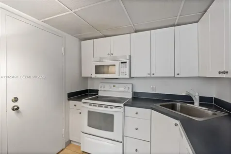 800 West Avenue Miami Beach FL 33139