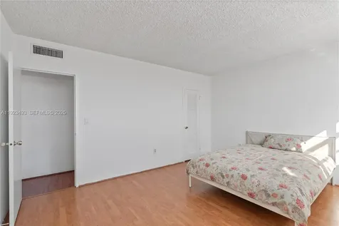 800 West Avenue Miami Beach FL 33139