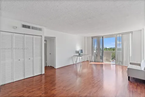 800 West Avenue Miami Beach FL 33139