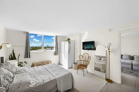 6900 Bay Drive Miami Beach FL 33141