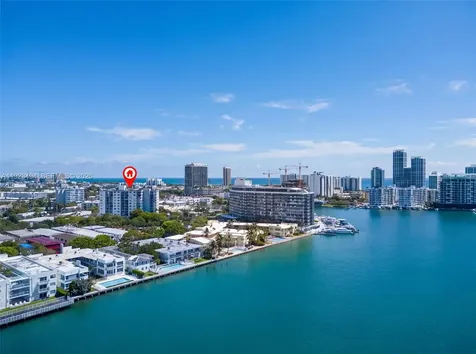 6900 Bay Drive Miami Beach FL 33141