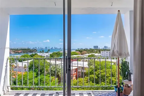 6900 Bay Drive Miami Beach FL 33141