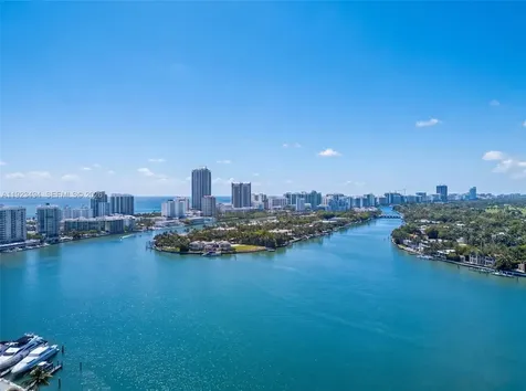 6900 Bay Drive Miami Beach FL 33141