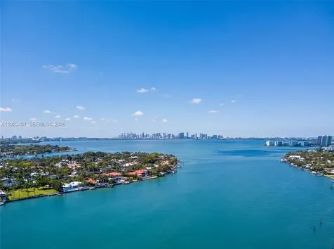 6900 Bay Drive Miami Beach FL 33141