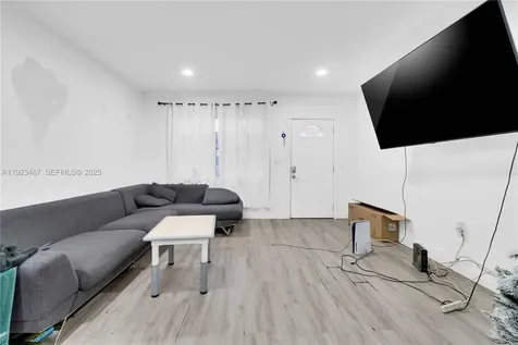 4712 NW 5th Street Miami FL 33126