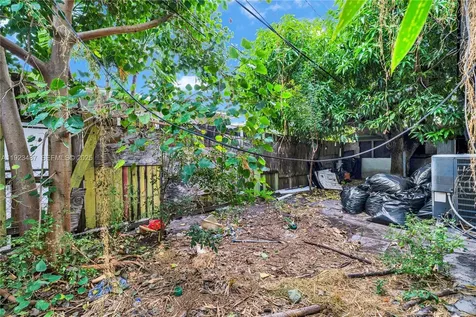4712 NW 5th Street Miami FL 33126