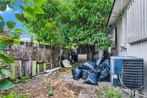 4712 NW 5th Street Miami FL 33126