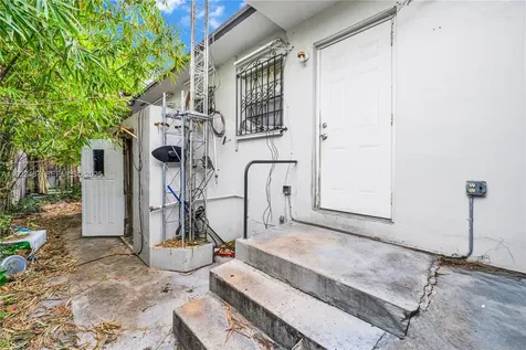 4712 NW 5th Street Miami FL 33126