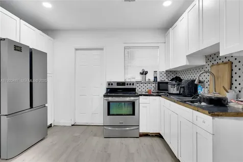 4712 NW 5th Street Miami FL 33126
