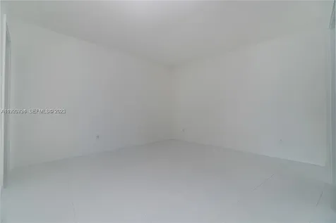 851 NE 1st Avenue Miami FL 33132