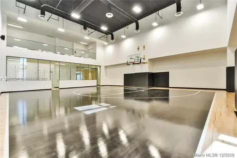 851 NE 1st Avenue Miami FL 33132