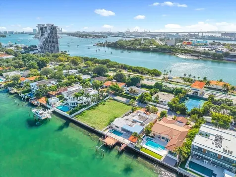 851 N Venetian Drive Miami FL 33139