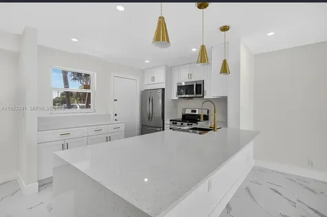 201 SE 11th Terrace Dania Beach FL 33004
