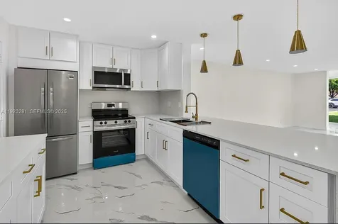 201 SE 11th Terrace Dania Beach FL 33004