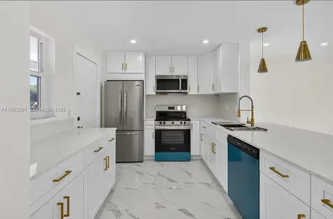 201 SE 11th Terrace Dania Beach FL 33004