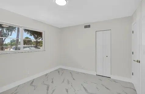 201 SE 11th Terrace Dania Beach FL 33004