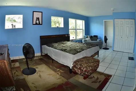 2812 Wiley Street Hollywood FL 33020