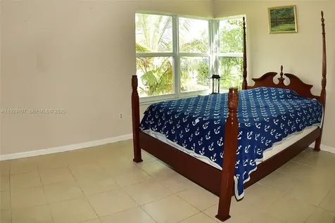 2812 Wiley Street Hollywood FL 33020
