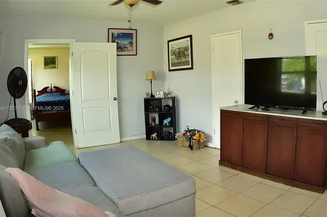 2812 Wiley Street Hollywood FL 33020