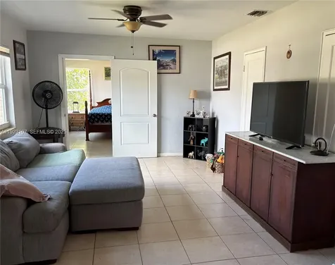 2812 Wiley Street Hollywood FL 33020