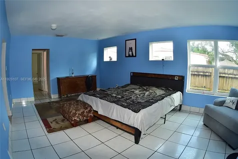 2812 Wiley Street Hollywood FL 33020