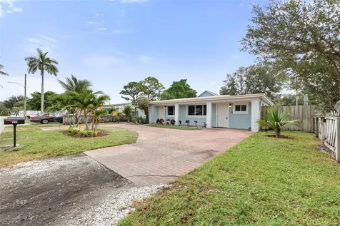 112 Milton Street Lantana FL 33462