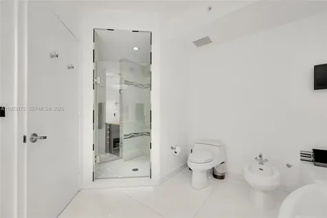 18201 Collins Avenue Sunny Isles Beach FL 33160