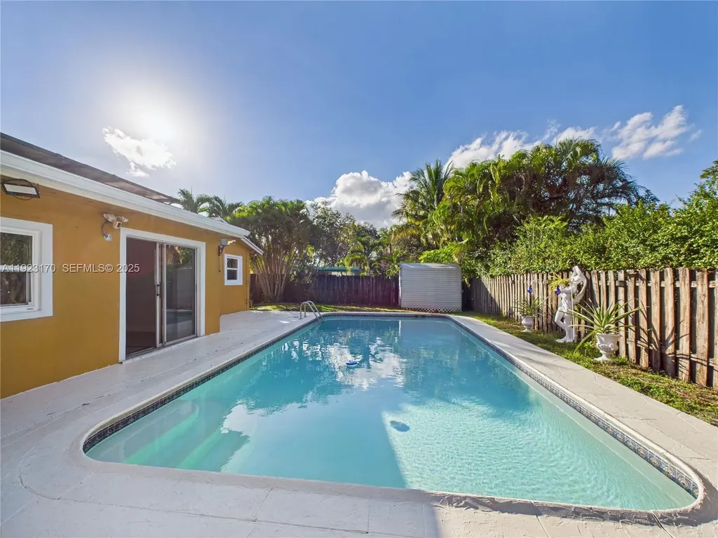 10221 SW 50th Court Cooper City FL 33328