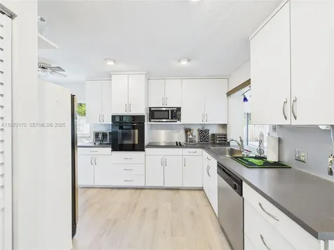 10221 SW 50th Court Cooper City FL 33328