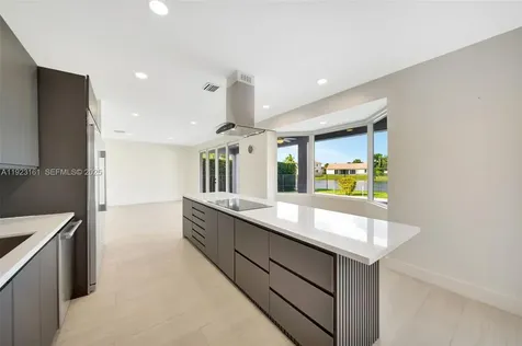 322 Lake Crest Court Weston FL 33326