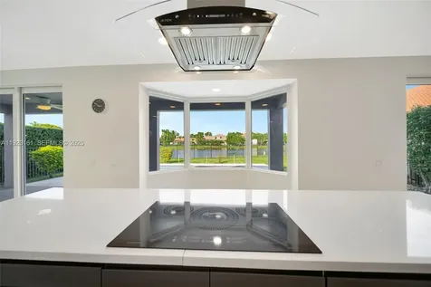 322 Lake Crest Court Weston FL 33326