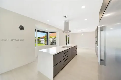 322 Lake Crest Court Weston FL 33326