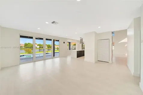 322 Lake Crest Court Weston FL 33326