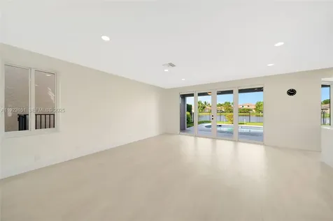 322 Lake Crest Court Weston FL 33326