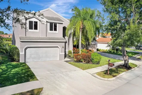 322 Lake Crest Court Weston FL 33326