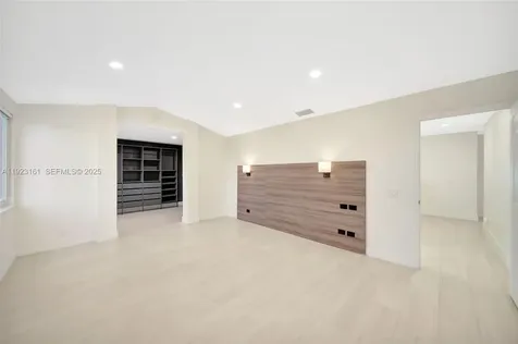 322 Lake Crest Court Weston FL 33326