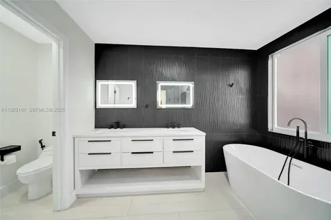 322 Lake Crest Court Weston FL 33326