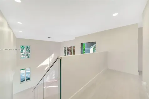 322 Lake Crest Court Weston FL 33326