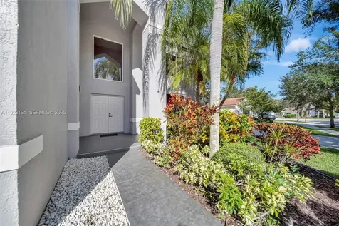 322 Lake Crest Court Weston FL 33326