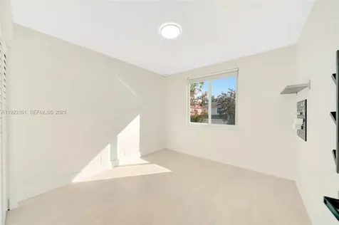 322 Lake Crest Court Weston FL 33326