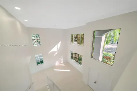 322 Lake Crest Court Weston FL 33326