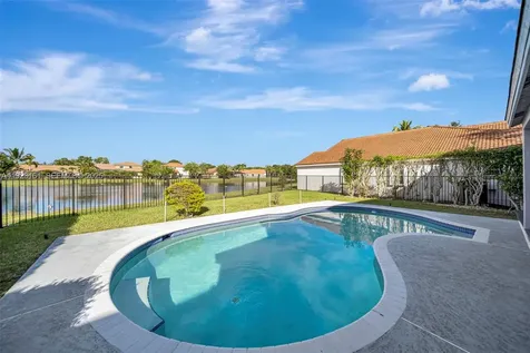 322 Lake Crest Court Weston FL 33326