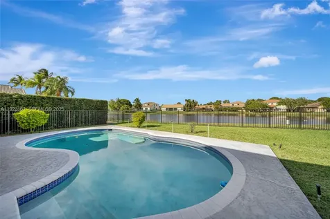 322 Lake Crest Court Weston FL 33326